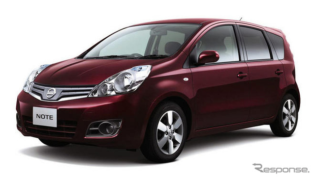 日産 ノート に　15ブラウニーインテリア を設定