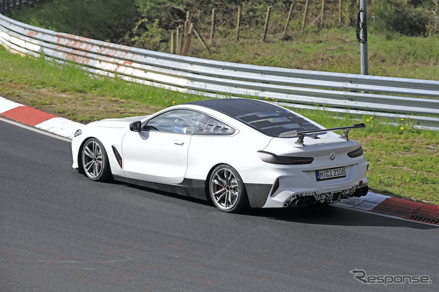 BMW M8をベースとした謎の開発車両(スクープ写真)