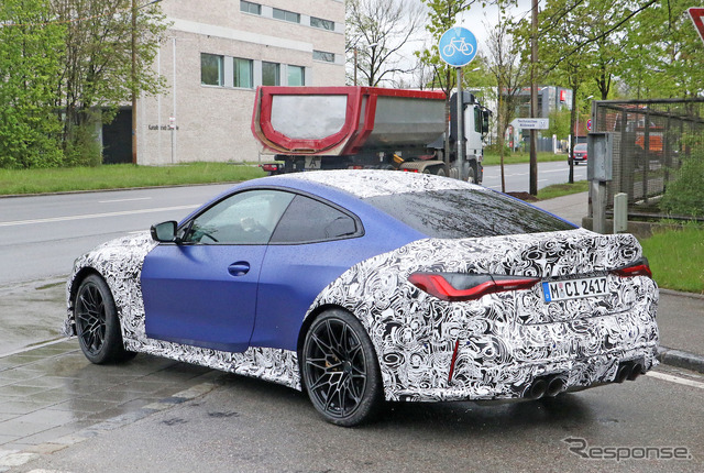 BMW M4クーペをベースとしたプロトタイプ(スクープ写真)