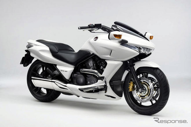 【グッドデザイン08】ホンダ FCXクラリティ、ベスト15を受賞