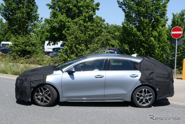 キア プロシード 改良新型プロトタイプ(スクープ写真)