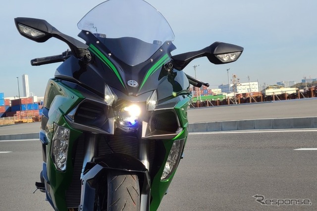 カワサキ Ninja H2 SX SE+