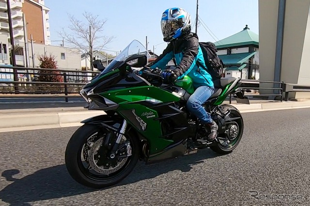 カワサキ Ninja H2 SX SE+