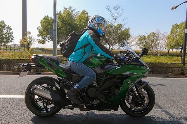 カワサキ Ninja H2 SX SE+
