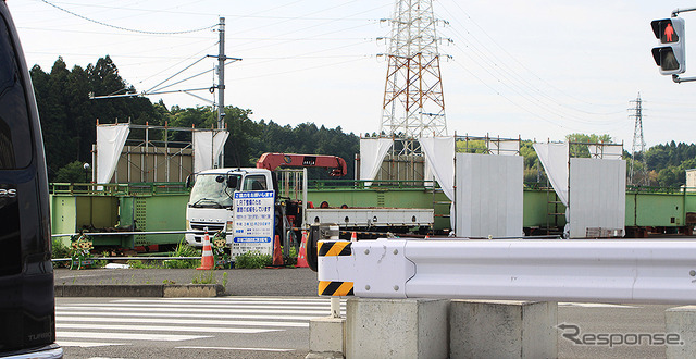 野高谷町交差点にあった歩道橋