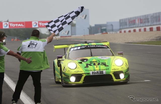 ニュルブルクリンク24時間耐久レース:総合1位の#911 マンタイ・ポルシェ