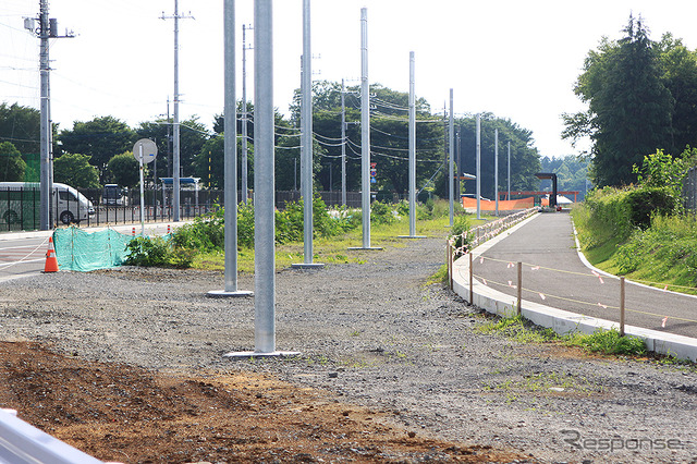 清陵高校前電停と清原地区市民センター前電停の間にできたS字カーブ