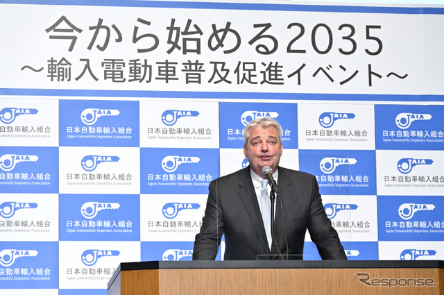 日本自動車輸入組合(JAIA)理事長であるティル シェア氏