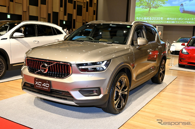 ボルボXC40 Rechage Plug-in hybrid T5 Inscription