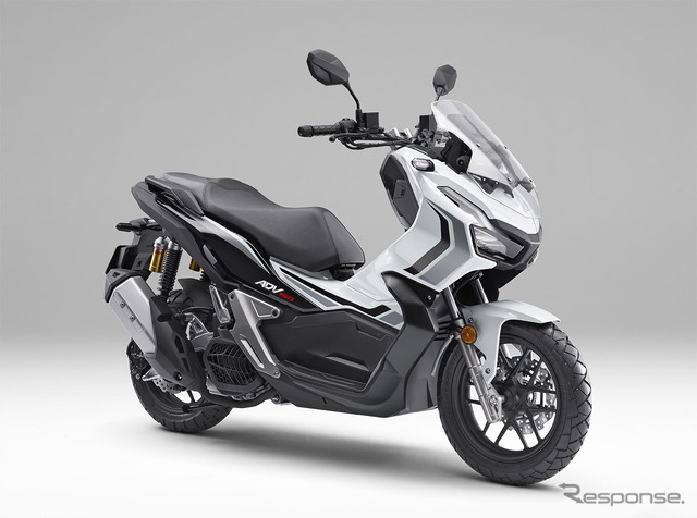 ホンダ ADV150(ロスホワイト)