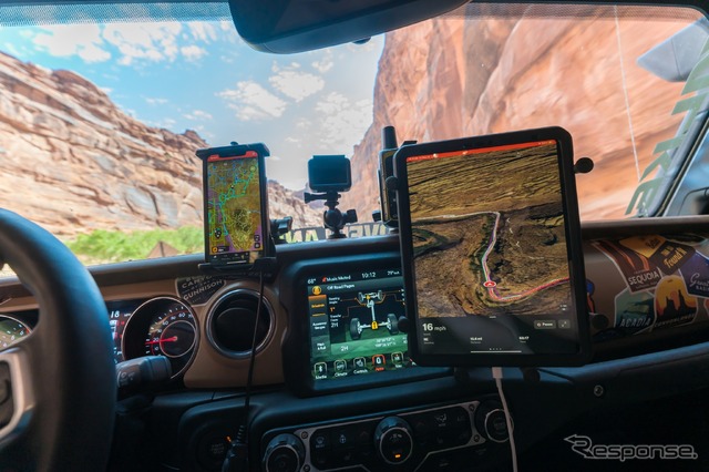 ジープ車とオフロードナビゲーションアプリの「onX Offroad」