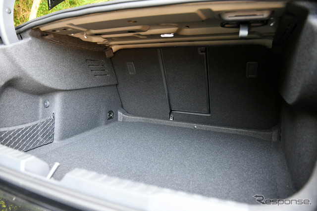 アウディ A3セダン 新型(30TSI アドバンスド)