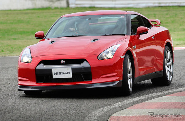 続報!! 日産 GT-R 対 ポルシェ 911ターボ 場外バトル