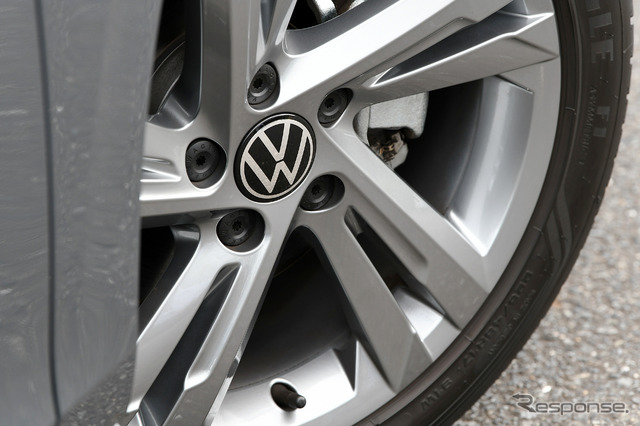 VW ゴルフ 新型(eTSI R-Line)