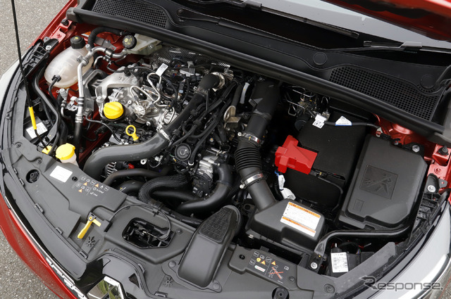ルノー ルーテシア 新型試乗 1.3L 直列4気筒16バルブ直噴ターボチャージャーエンジン(最大トルク240N・m 最高出力131ps)