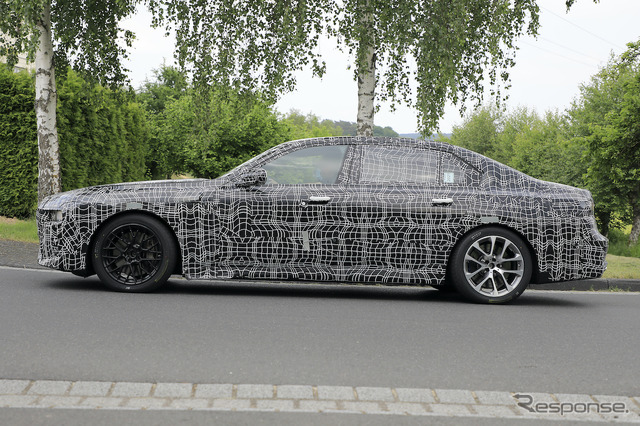 BMW 7シリーズ 次期型プロトタイプ(スクープ写真)