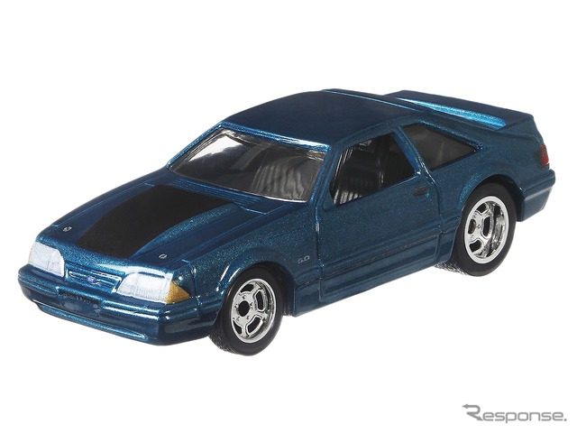 '92 フォード・マスタング (c) Universal City Studios LLC. All Rights Reserved.