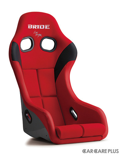 プレゼント品:ブリッド(株)スポーツシート「ZETA IVレッド」1名様