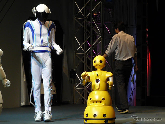 ROBO_JAPAN08…最新ロボットが大集合!