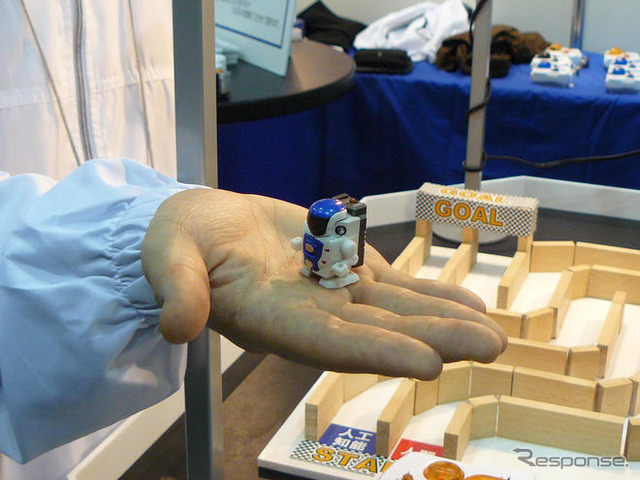 ROBO_JAPAN08…最新ロボットが大集合!