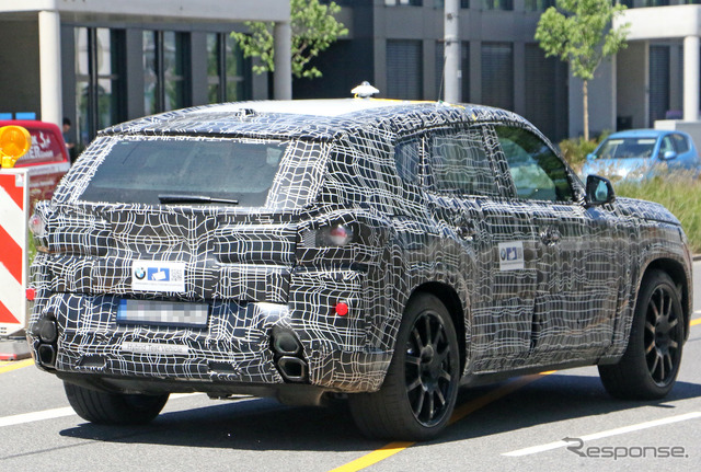 BMWの新型クーペSUVのプロトタイプ。車名は「X8」か「XM」か(スクープ写真)