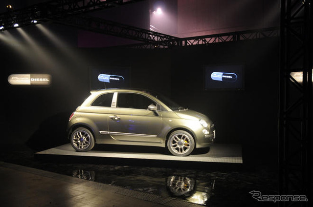 【写真蔵】フィアット 500 by DIESEL…右ハンドルだ!