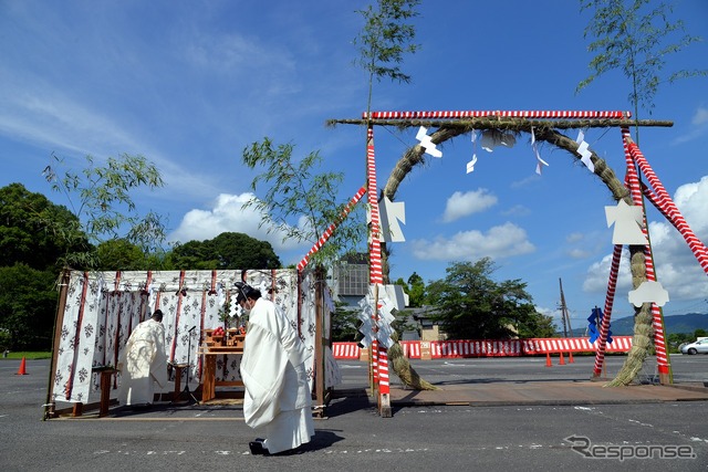 笠間稲荷神社、車の茅の輪くぐり