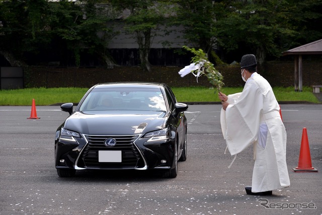 笠間稲荷神社、車の茅の輪くぐり
