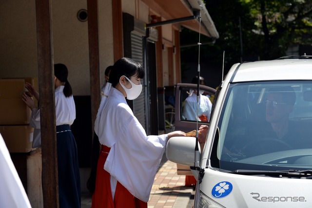 笠間稲荷神社、車の茅の輪くぐり