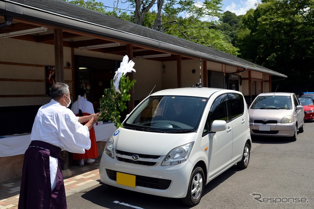 笠間稲荷神社、車の茅の輪くぐり