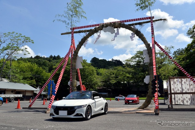 笠間稲荷神社、車の茅の輪くぐり