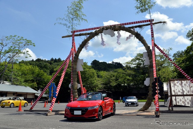 笠間稲荷神社、車の茅の輪くぐり