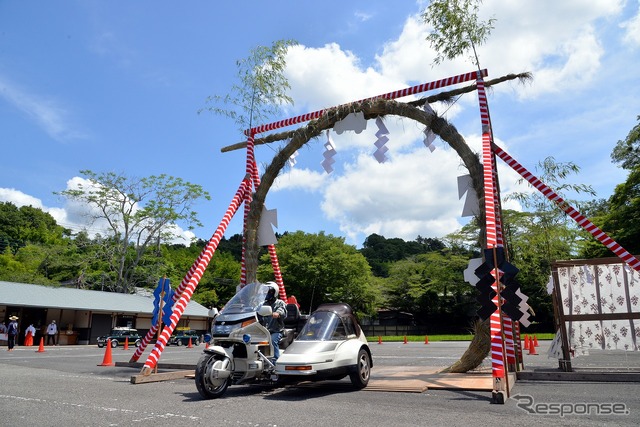 笠間稲荷神社、車の茅の輪くぐり