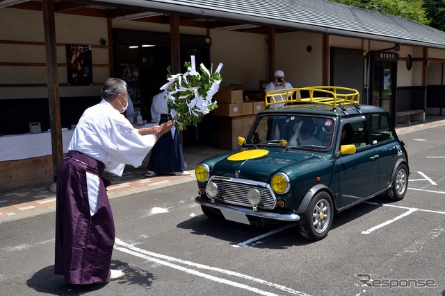 笠間稲荷神社、車の茅の輪くぐり