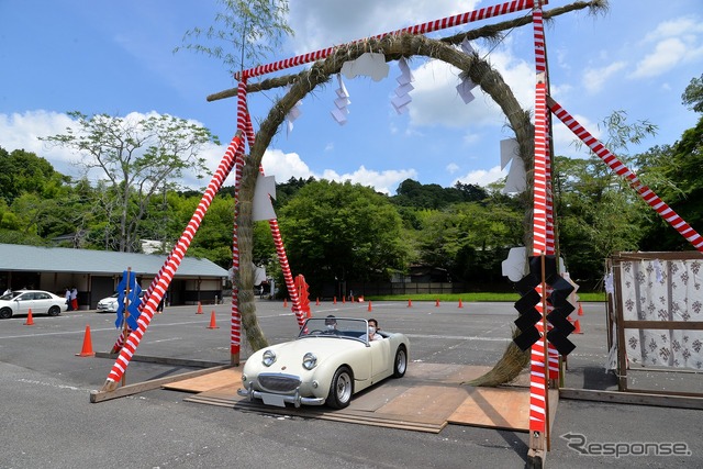 笠間稲荷神社、車の茅の輪くぐり
