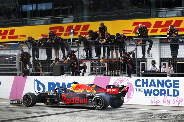F1シュタイアーマルクGPで優勝したフェルスタッペン(レッドブル・ホンダ)