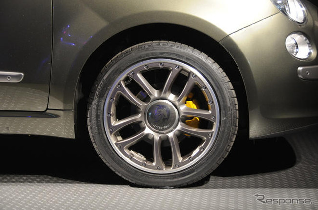 【写真蔵】フィアット 500 by DIESEL…右ハンドルだ!