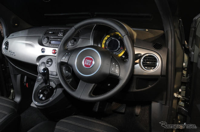 【写真蔵】フィアット 500 by DIESEL…右ハンドルだ!