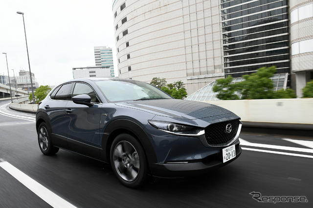 マツダ CX-30 SKYACTIV-X（AWD・AT）