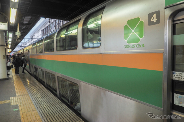 臨時列車ではグリーン車を連結していても利用できない。東北新幹線ではE5系を使用する臨時列車でグランクラスを含むグリーン車を利用できない。写真は東北本線(宇都宮線)のグリーン車。