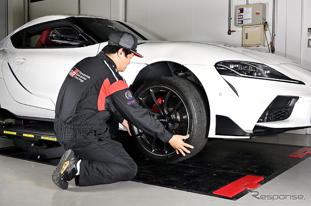 丁寧な作業を行ってくれる熟練の整備士が常駐する
