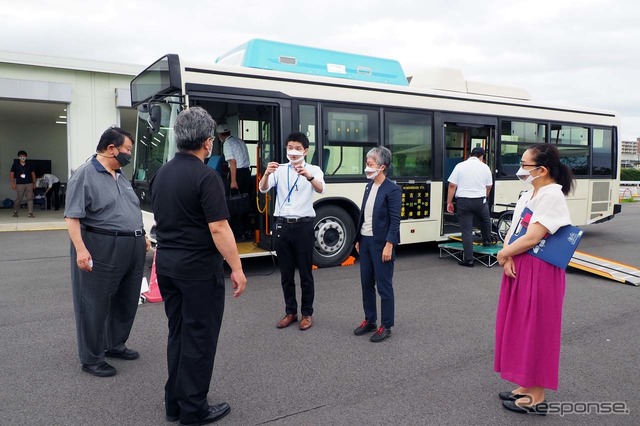 茨城県つくば市の日本自動車研究所において実施された交通制約者や専門家による評価会