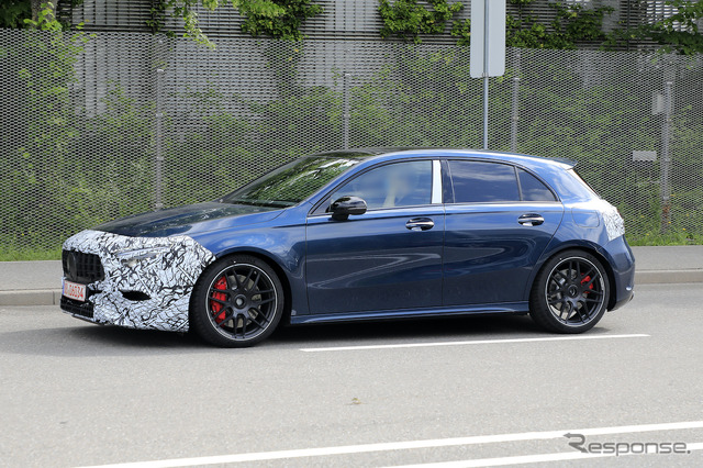 メルセデスAMG A45 改良新型プロトタイプ（スクープ写真）