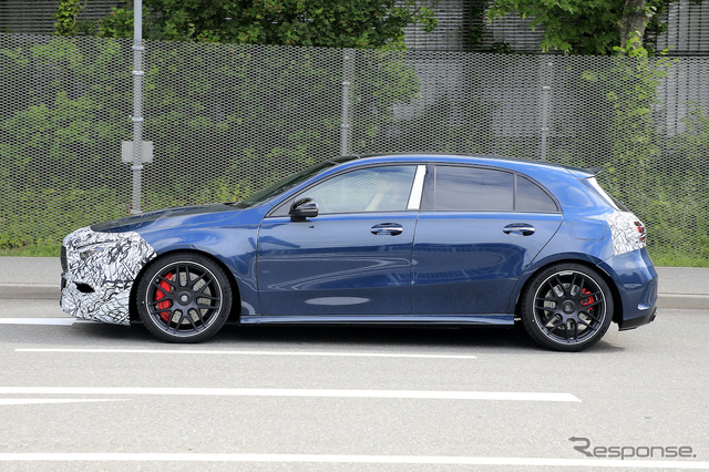 メルセデスAMG A45 改良新型プロトタイプ(スクープ写真)