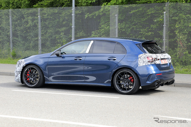 メルセデスAMG A45 改良新型プロトタイプ(スクープ写真)