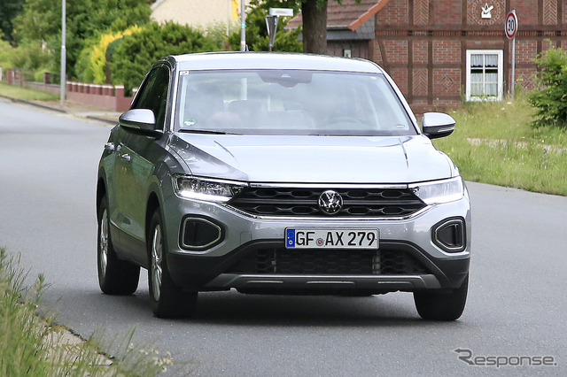 VW T-Roc 改良新型プロトタイプ（スクープ写真）
