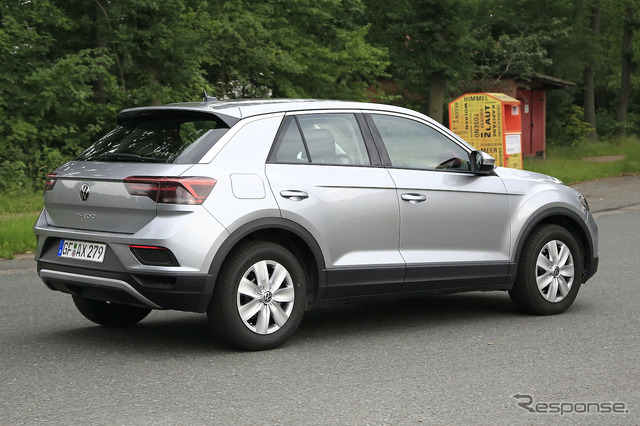 VW T-Roc 改良新型プロトタイプ（スクープ写真）