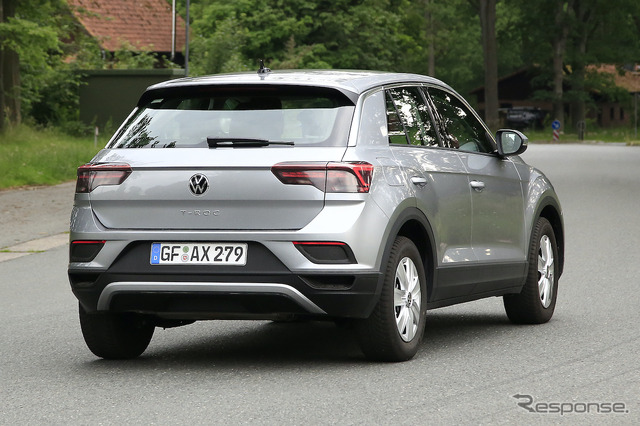 VW T-Roc 改良新型プロトタイプ（スクープ写真）