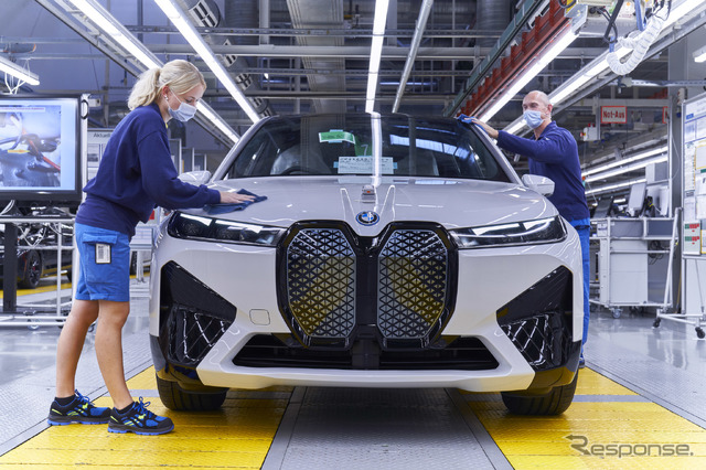 ドイツ・ディンゴルフィン工場で量産を開始したBMW iX