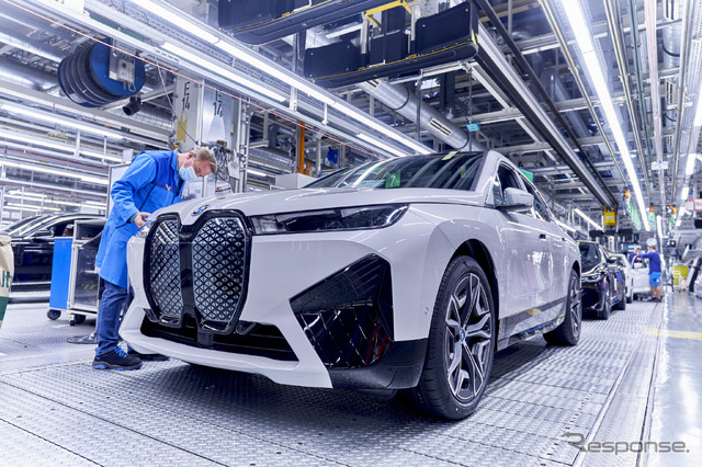 ドイツ・ディンゴルフィン工場で量産を開始したBMW iX